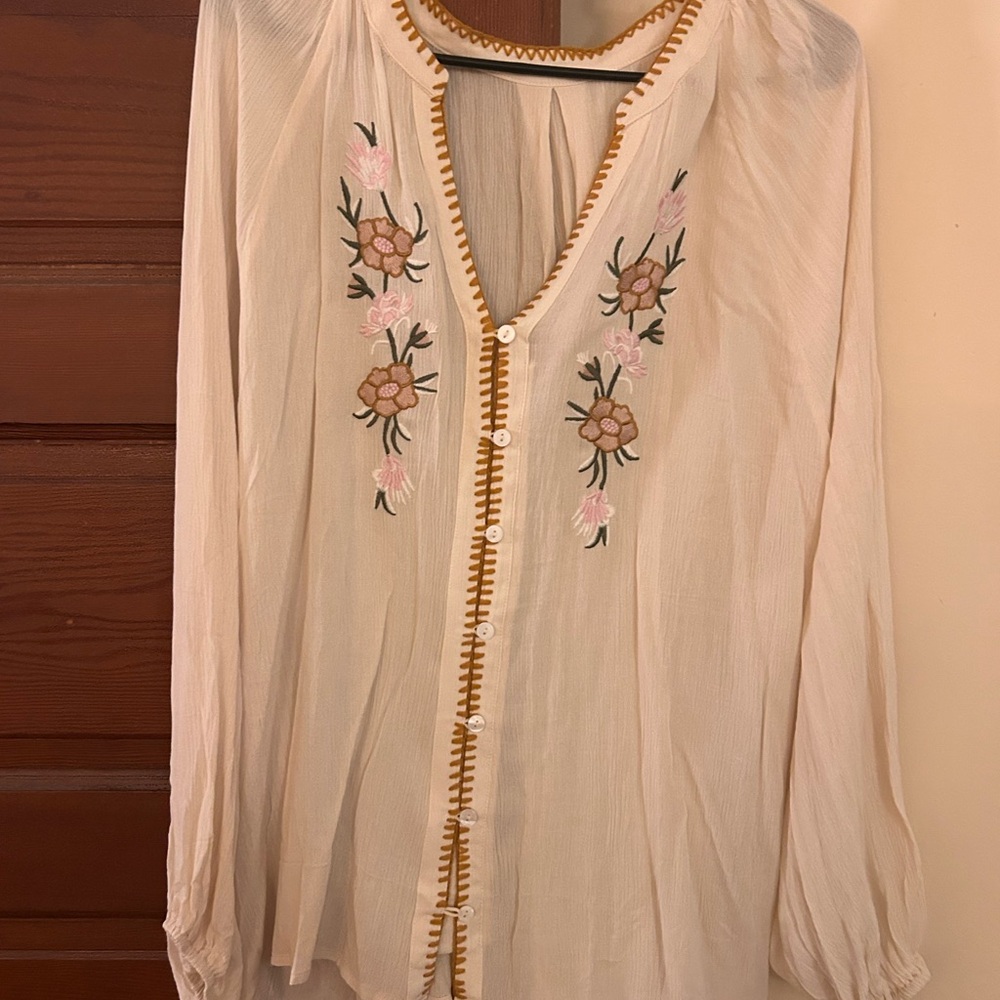 Cupshe Cream Floral Embroidered Blouse